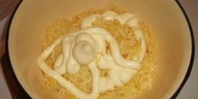 Рецепт гренков из черного хлеба с сыром