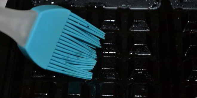 Рецепт гренков из хлеба в вафельнице