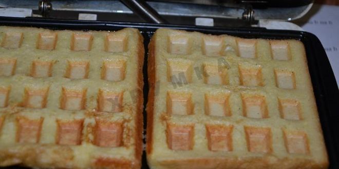 Рецепт гренков из хлеба в вафельнице