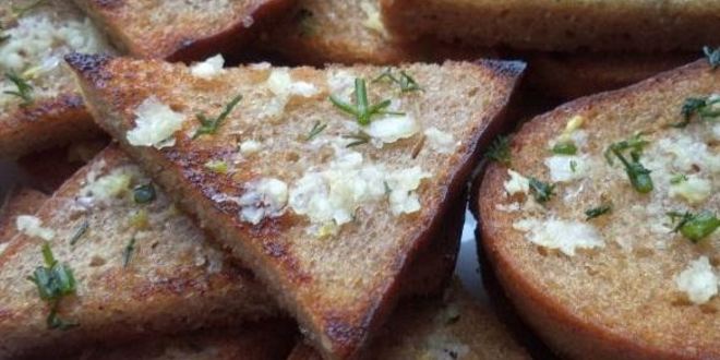 Рецепт гренков с чесноком на сковороде