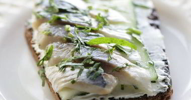 Рецепт Гренков с селедочным маслом