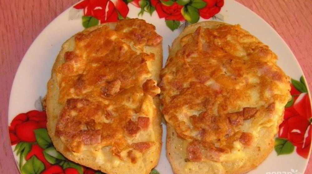 Как приготовить гренки с сыром, яйцом и колбасой