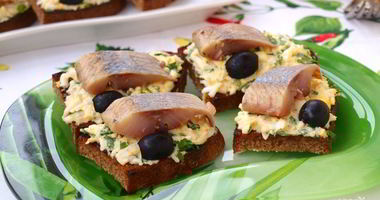 Рецепт Гренков с яйцом и селедкой