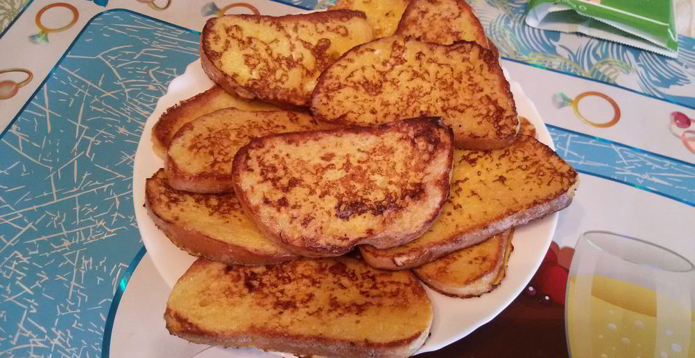 Рецепт французские гренки с бананами и карамельным соусом