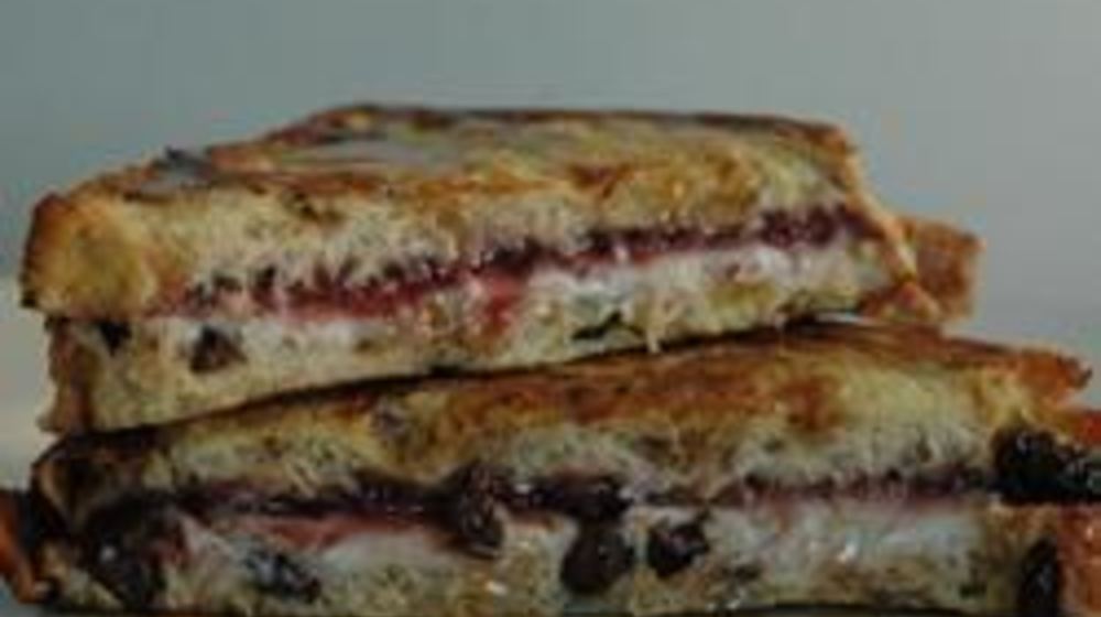 Как приготовить хлебные гренки с вареньем