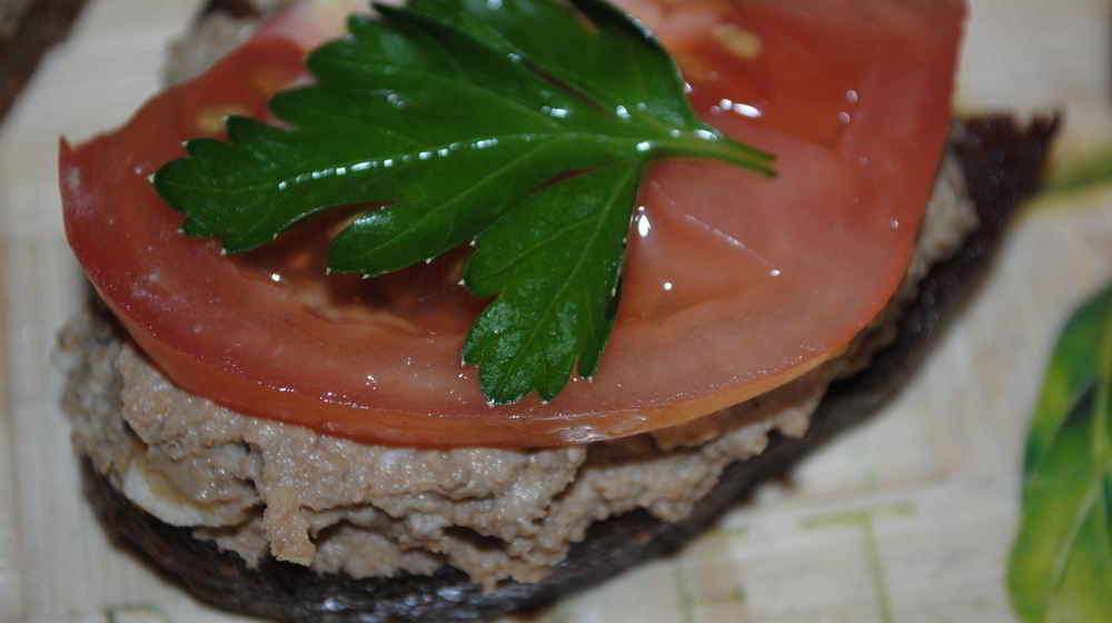 Как приготовить пикантные гренки с печенью