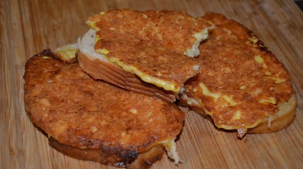 Как приготовить сырные гренки