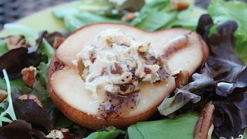 Рецепт Груши, фаршированной креветками и сыром
