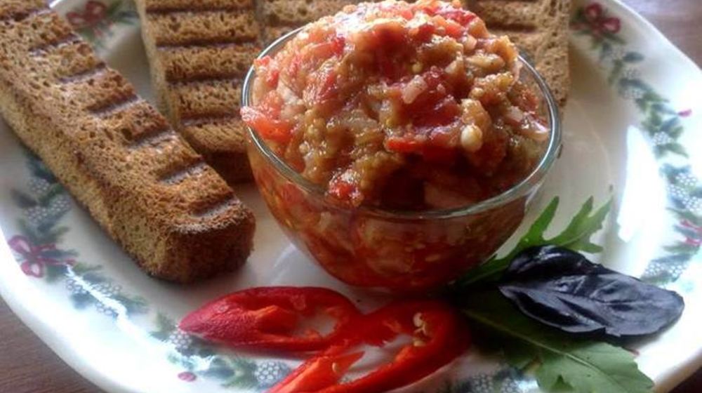 Как приготовить икру из печеных баклажанов