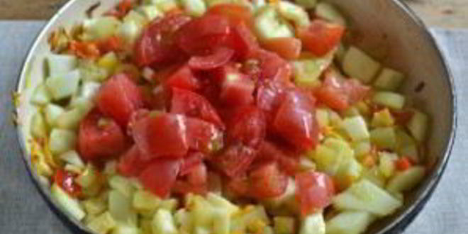 Рецепт икры кабачковой с перцем и помидорами