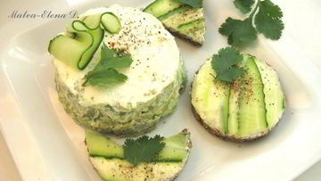 Рецепт Канапе и башенка из авокадо со сливочным сыром