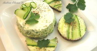 Рецепт Канапе и башенка из авокадо со сливочным сыром