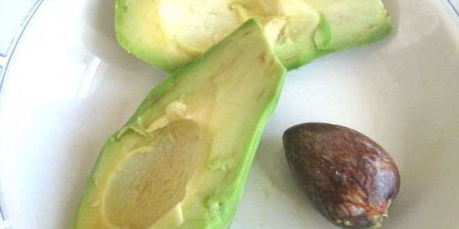 Рецепт канапе и башенка из авокадо со сливочным сыром