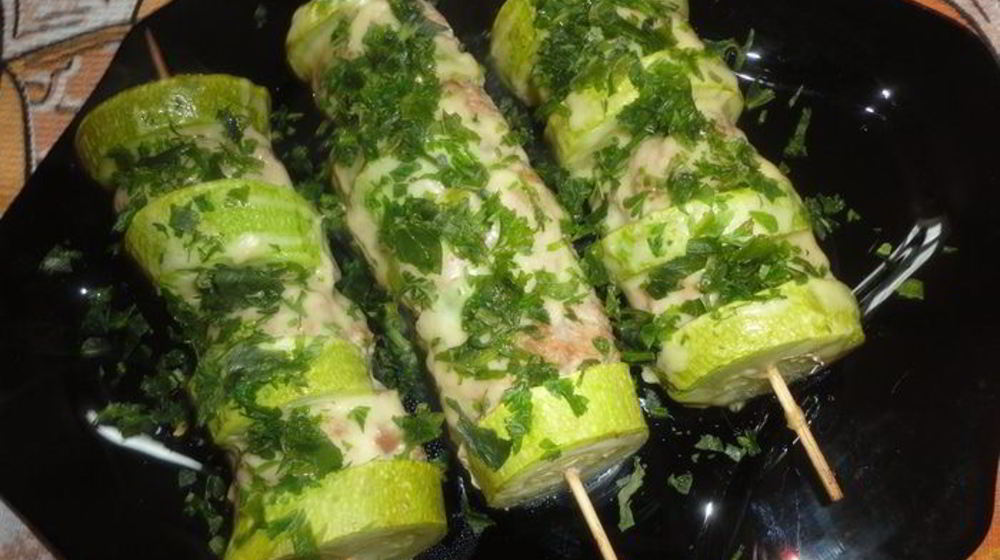 Как приготовить канапе из фарша и кабачков