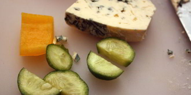 Рецепт канапе на шпажках