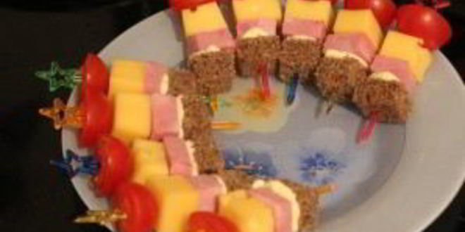 Рецепт канапе с колбасой и сыром