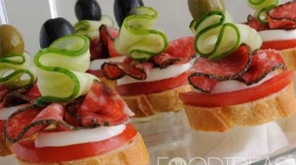 Как приготовить канапе с колбасой