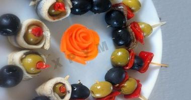 Рецепт Канапе с оливками на шпажках