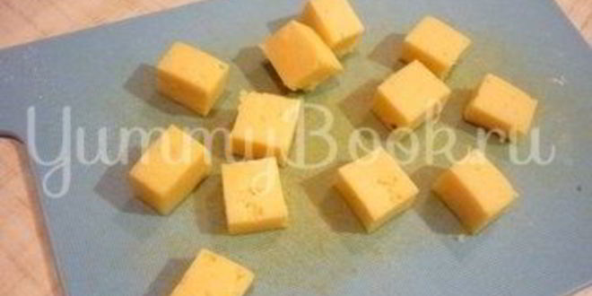 Рецепт пикантных канапе с сыром, фруктами и маслинами