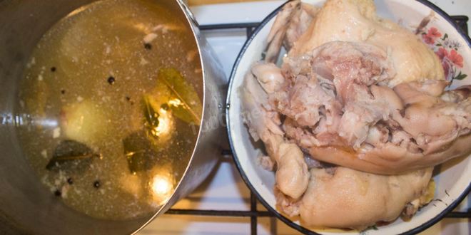Рецепт холодца из курицы и свиных ножек