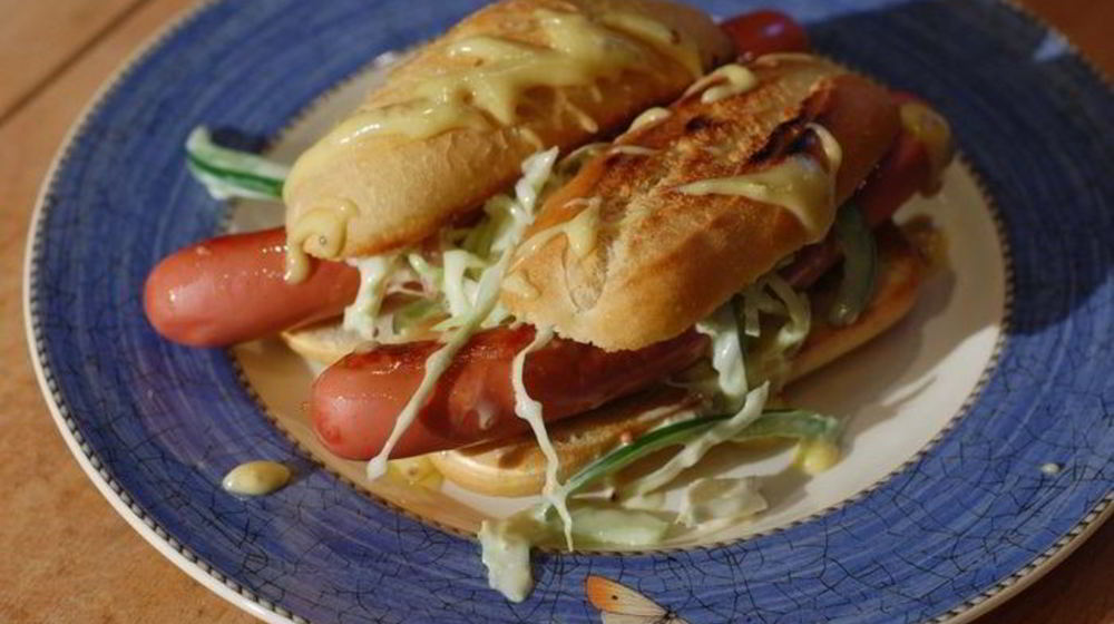 Как приготовить хот-доги с зелеными овощами и горчичным майонезом