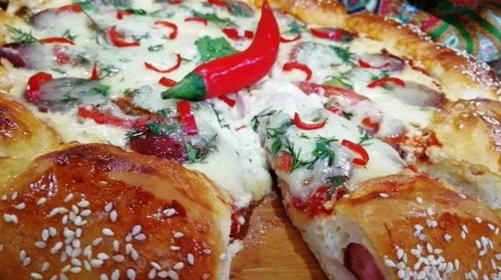 Как приготовить суперсырную хот-дог-пицца