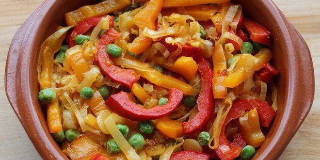 Рецепт фриттаты с болгарским перцем, зеленым горошком и луком-пореем