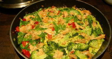 Рецепт Фриттаты с брокколи и копченым лососем