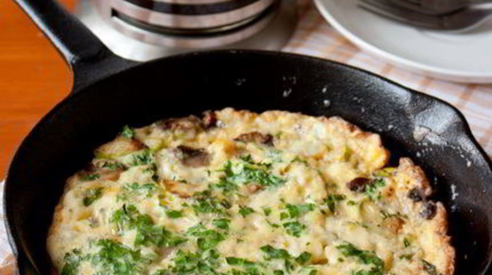 Как приготовить фриттату с грибами, цуккини и голубым сыром