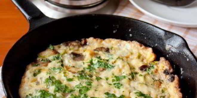 Рецепт фриттаты с грибами, цуккини и голубым сыром