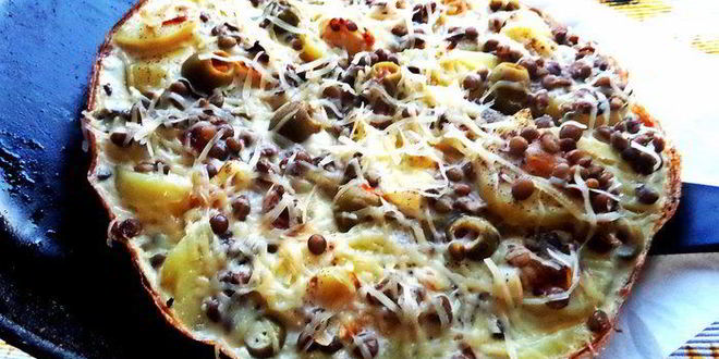 Рецепт фриттаты с картофелем, чечевицей и оливками