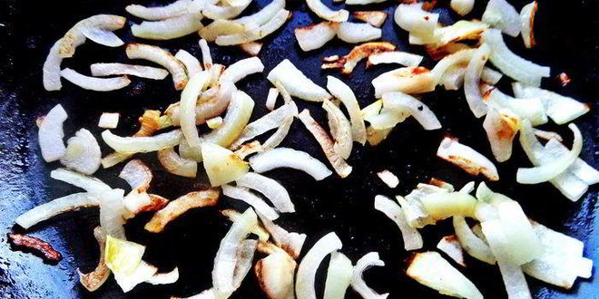 Рецепт фриттаты с картофелем, чечевицей и оливками