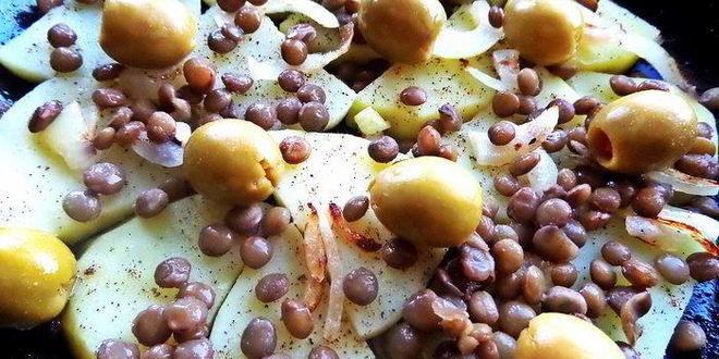 Рецепт фриттаты с картофелем, чечевицей и оливками