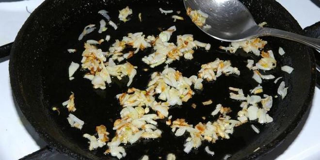 Рецепт маакуды — тунисского омлета с баклажаном