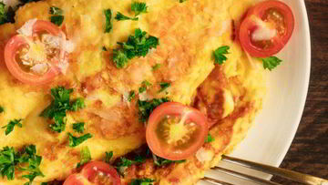 Рецепт Омлета с помидорами и сыром