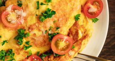 Рецепт Омлета с помидорами и сыром