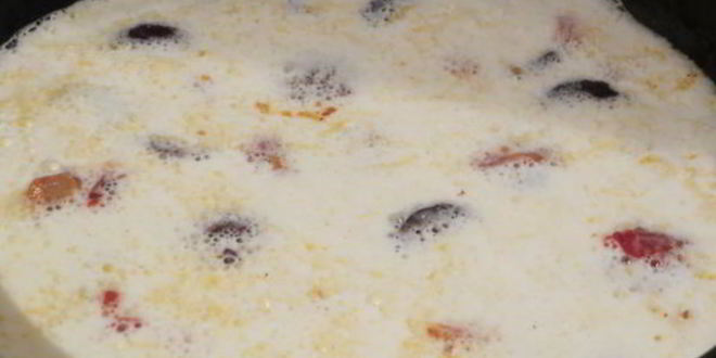 Рецепт овощного омлета с кровяной колбасой