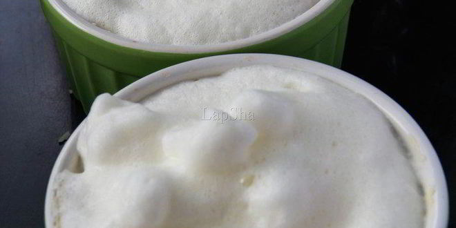 Рецепт воздушного омлета с томатами, сыром и колбасками