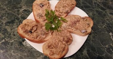 Рецепт Паштета из копченой скумбрии и грецких орехов