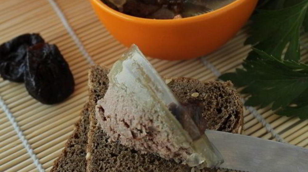 Как приготовить паштет из куриной печени с черносливом