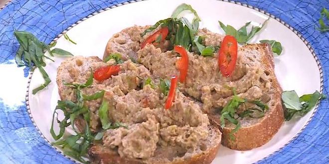 Рецепт паштета иза маши на хрустящиха гренкаха