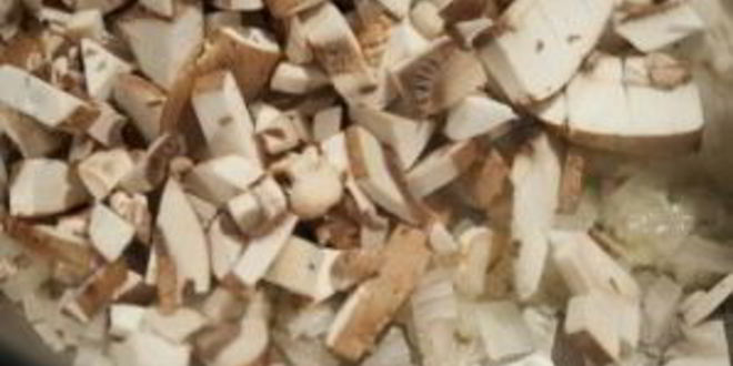 Рецепт паштета из телятины и грибов в слоеном тесте