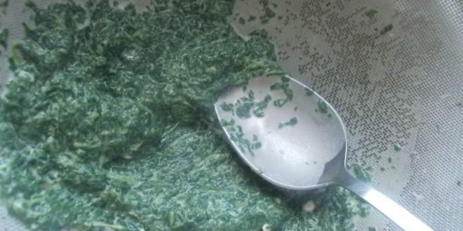 Рецепт блинного тортика с печенью и шпинатом