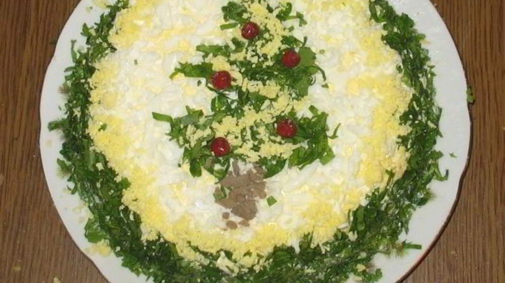 Как приготовить новогодний печеночный торт