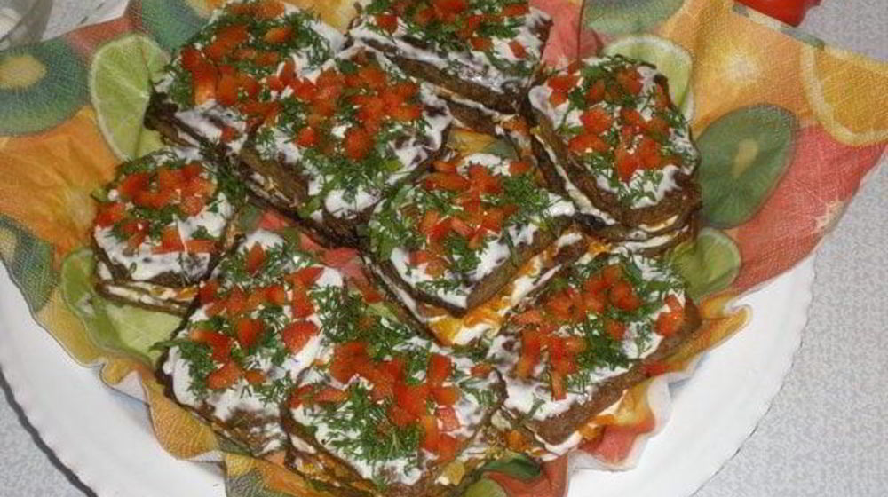 Как приготовить печеночные тортики праздничное настроение