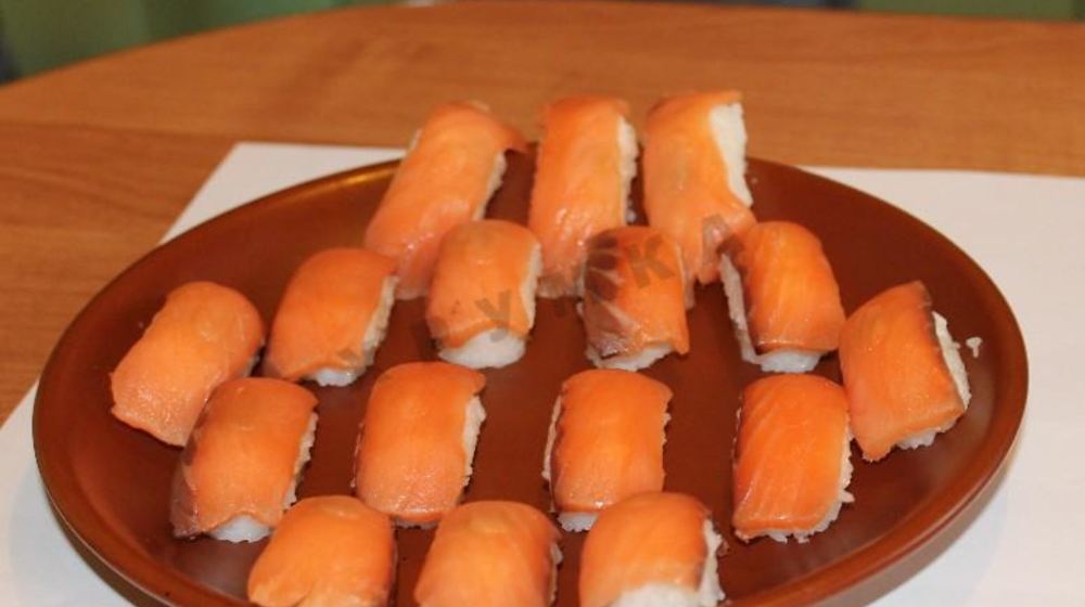 Как приготовить домашние роллы и нигири суши