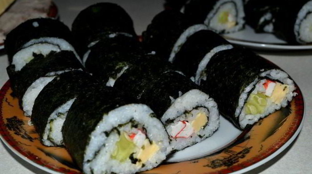 Как приготовить роллы с огурцом, крабовыми палочками и сыром