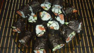 Рецепт Роллов с семгой и огурцом