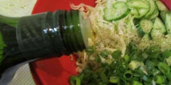 Рецепт роллов с яичных блинчиков с курицей и салатом