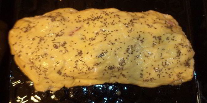 Рецепт картофельного рулета с колбаской